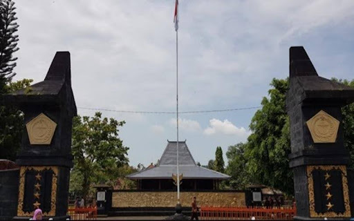 Foto bagian depan museum Jenderal Soedirman