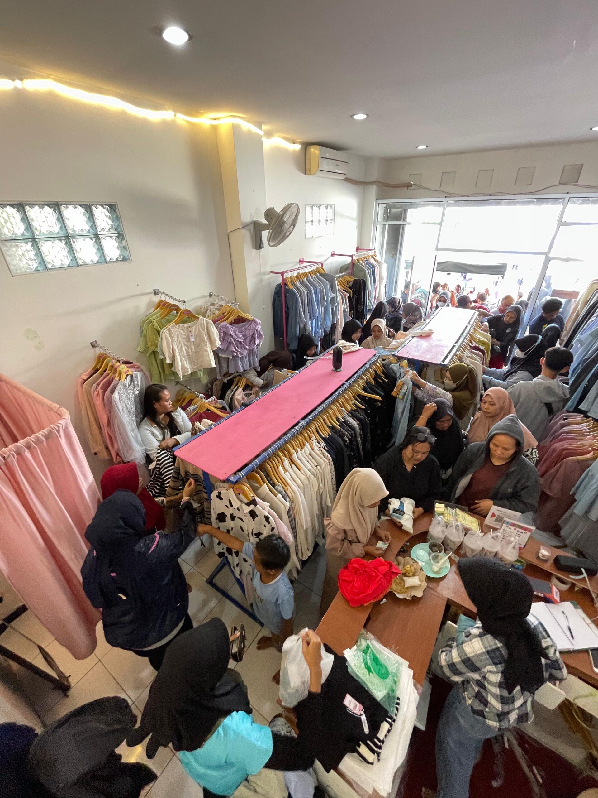 Eksistensi Thrifting di Era Gempuran Hari Raya Idulfitri 1445 H