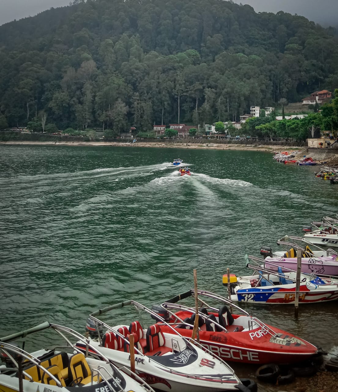 Telaga Sarangan: Surga Tersembunyi di Lereng Lawu