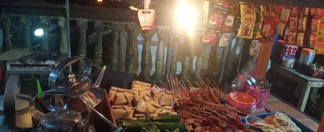 Jati Angkringan : Kuliner Malam Sahabat Mahasiswa