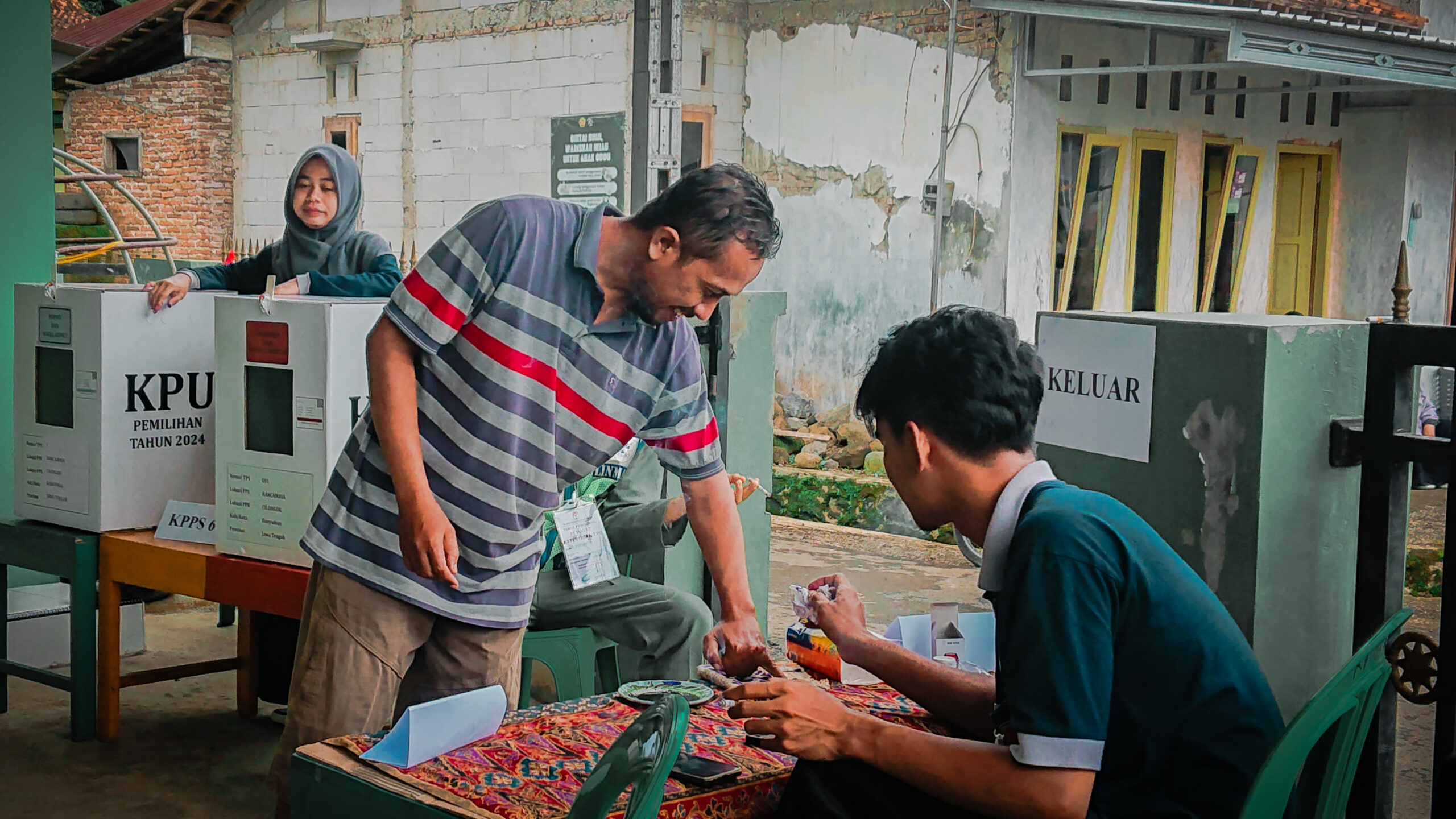 Dari Lansia hingga Pemilih Muda: Beginilah Semangat Pilkada di Desa Rancamaya