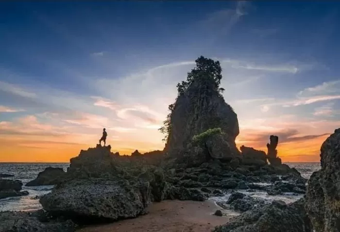 Kepuasan Sederhana: Menjelajahi Pesona Pantai Karang Agung di Kebumen