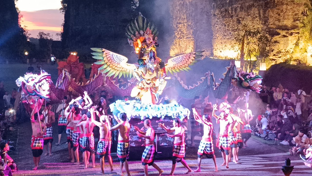 Magis Tari Kecak di Garuda Wisnu Kencana: Perpaduan Seni dan Keindahan Alam Bali