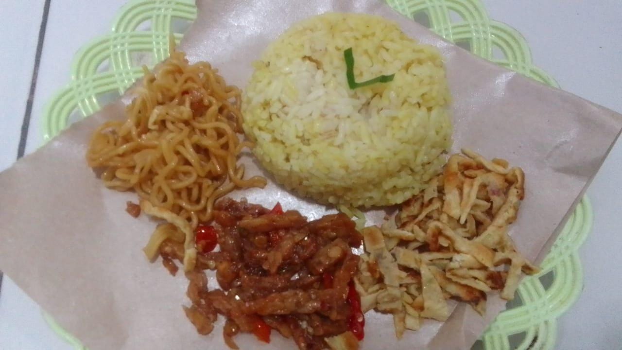 Nasi Kuning Rumahan: Menu Legendaris dengan Cita Rasa yang Autentik