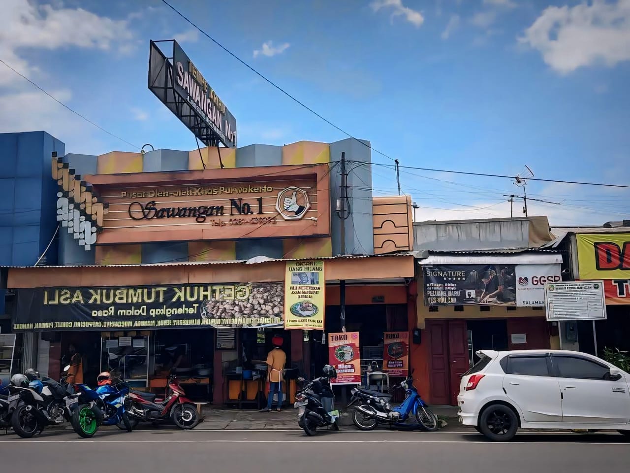 Mencari Tahu Proses Pembuatan Tempe Mendoan Jumbo Viral di Toko Sawangan No.1 Purwokerto