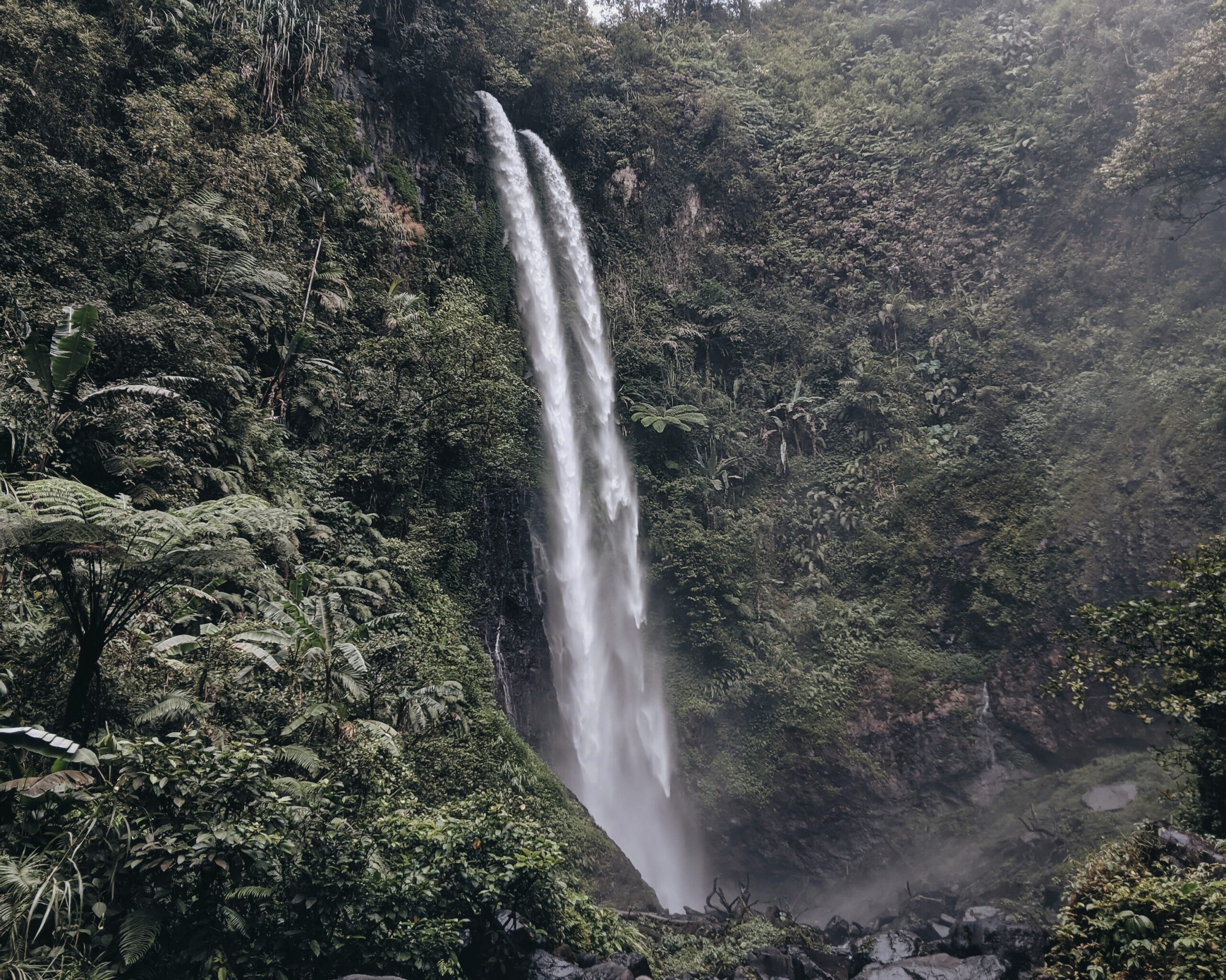 Curug Penganten: Eksotis yang Membius