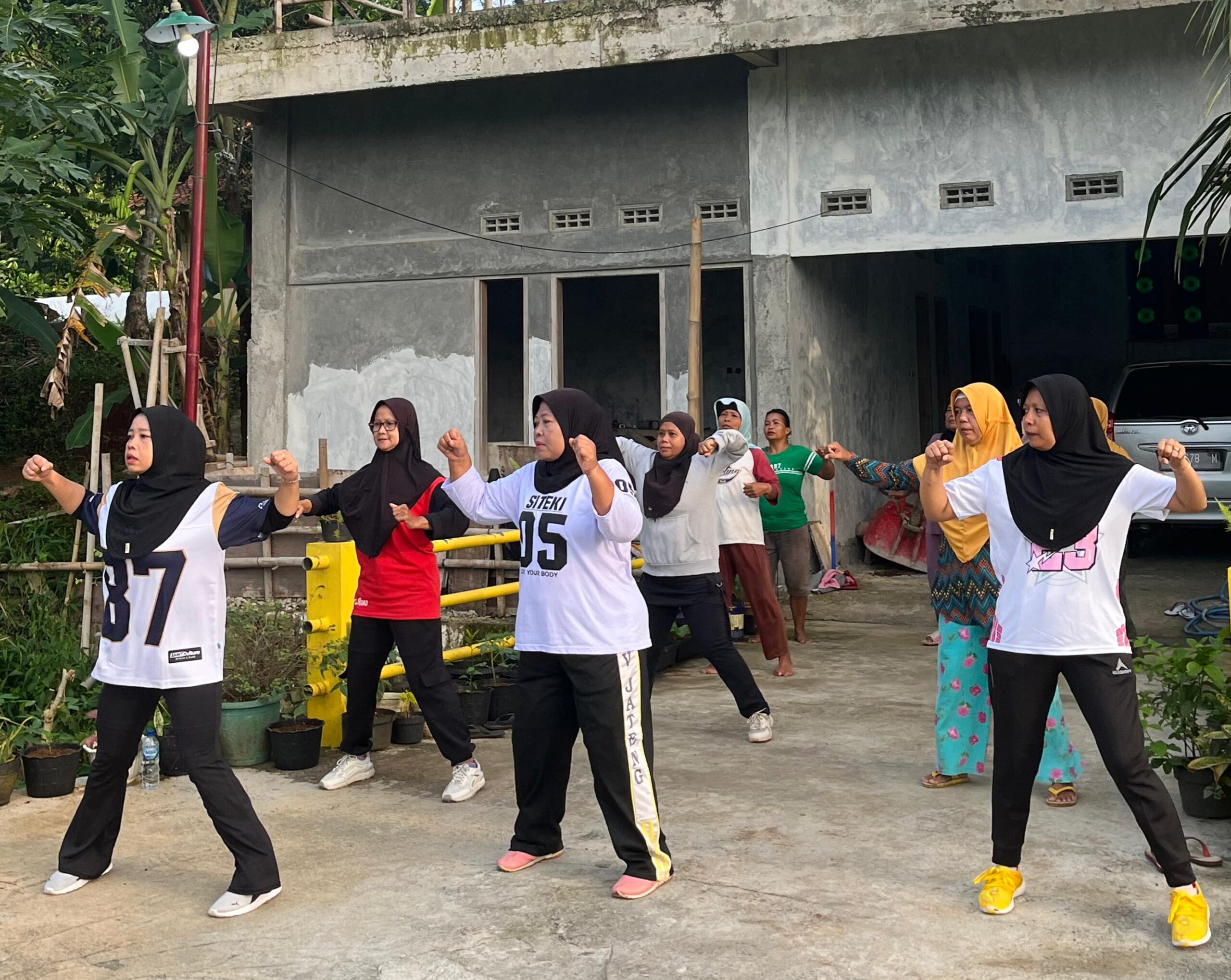 Senam Lansia Dusun Siteki: Wujudkan Hidup Sehat dan Bahagia