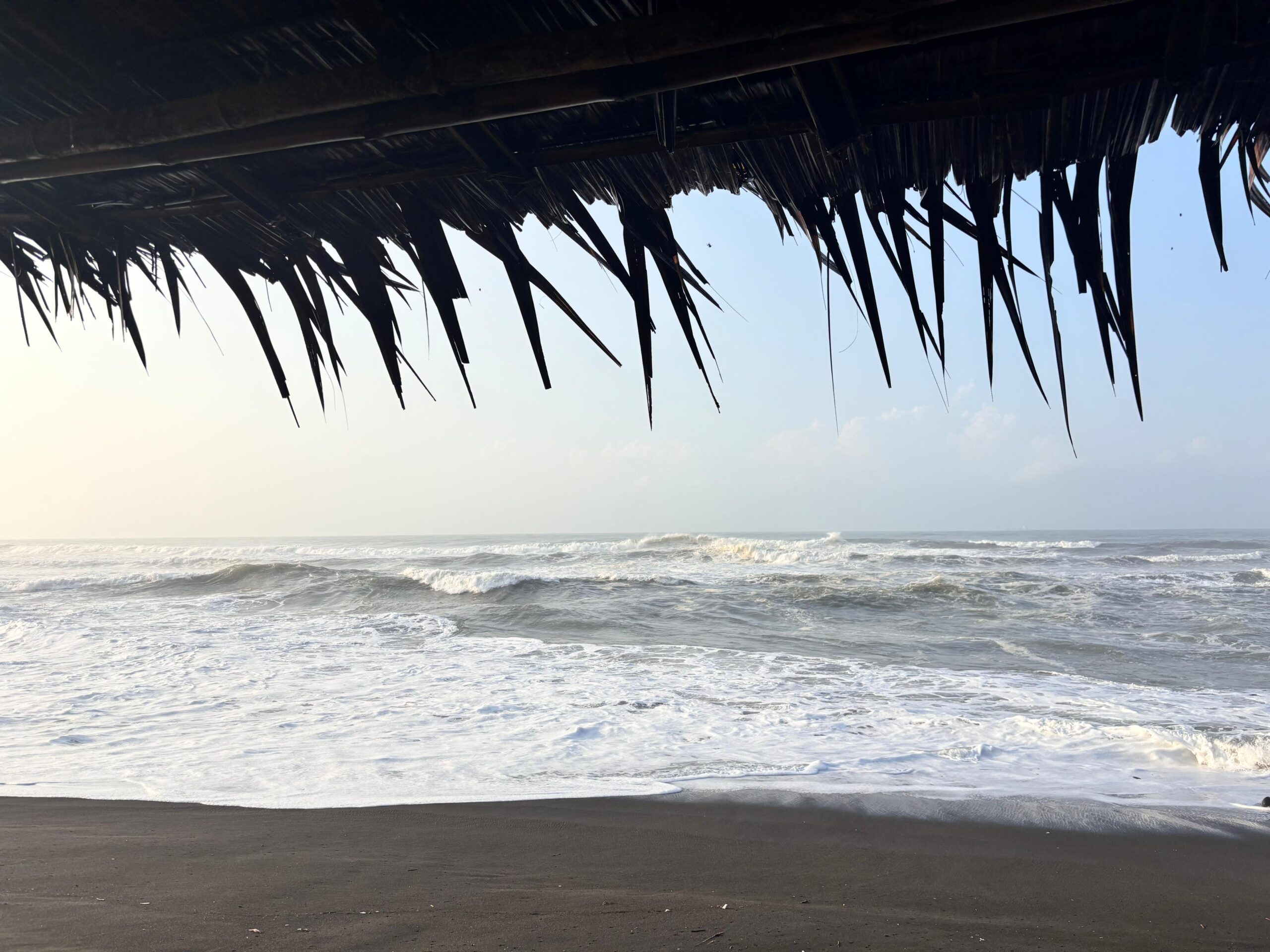 Pantai Bunton Tawarkan Sensasi Santai Pinggir Laut