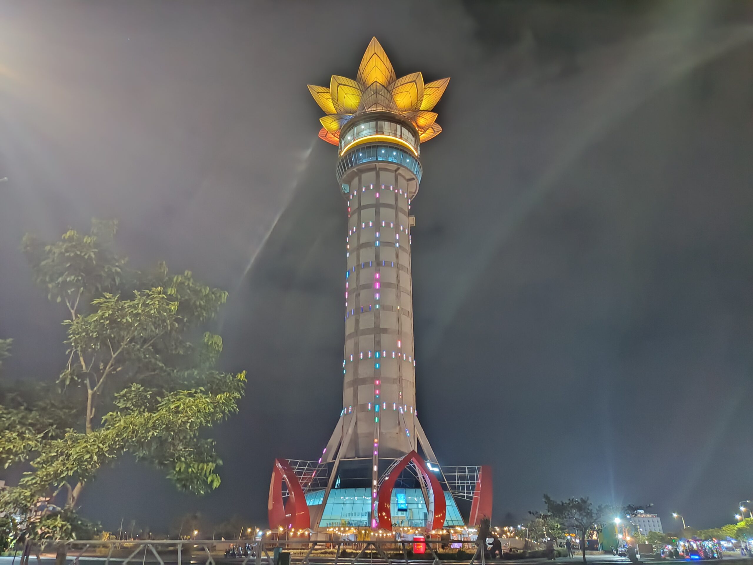 Menara Pandang Teratai, Destinasi Wisata Ikonik di Puwokerto