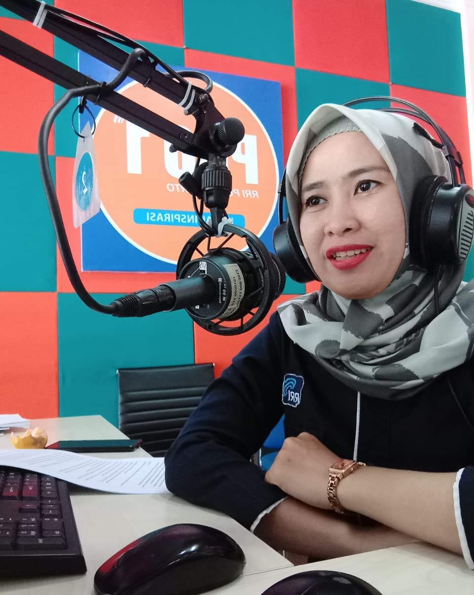 Ketika Suara Menjadi Dedikasi: Dua Dekade Hanny Menginspirasi Lewat Gelombang RRI