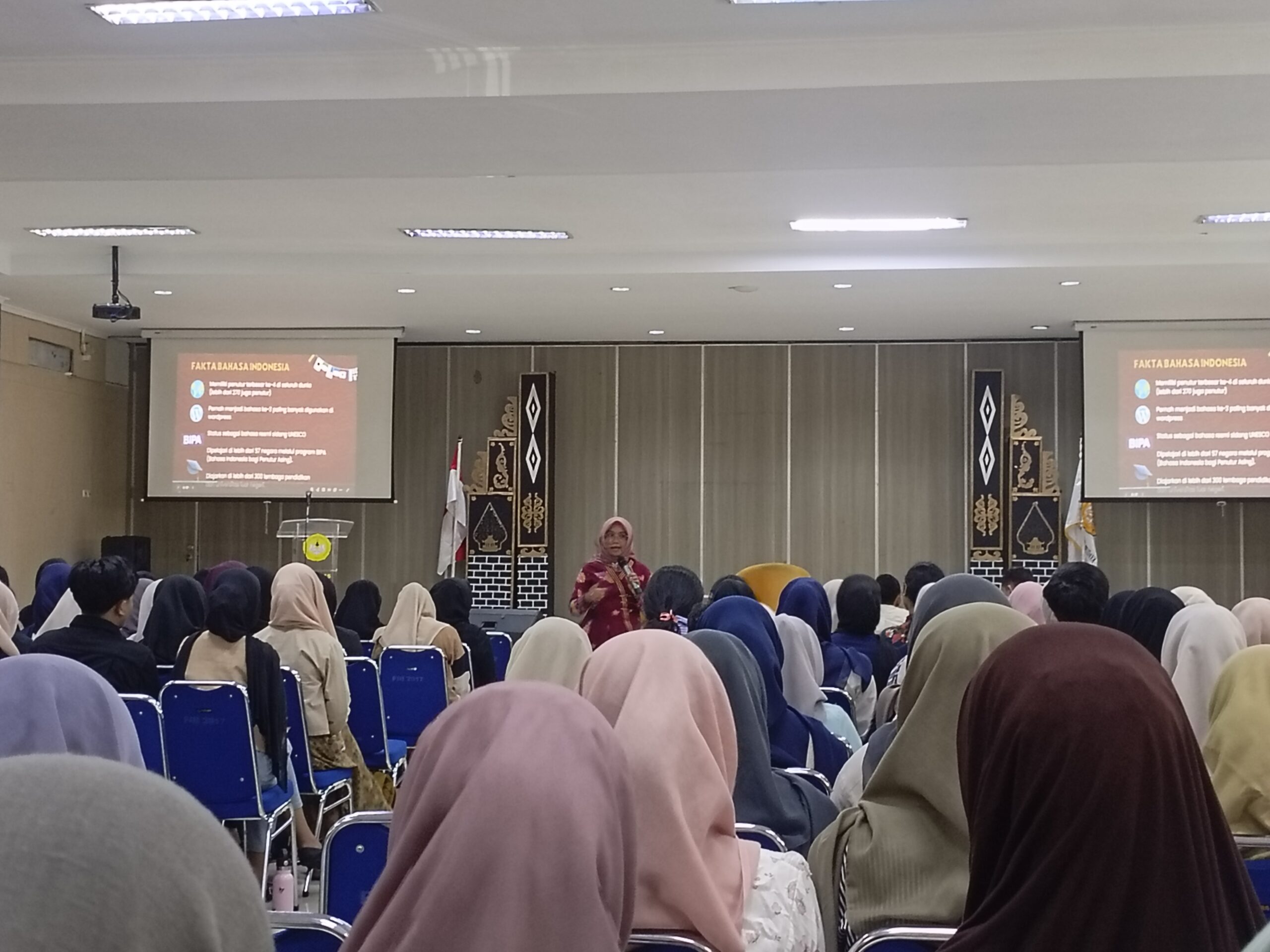 Menembus Dunia Lewat Bahasa: Semangat Mahasiswa PBI dalam Kuliah Pakar BIPA