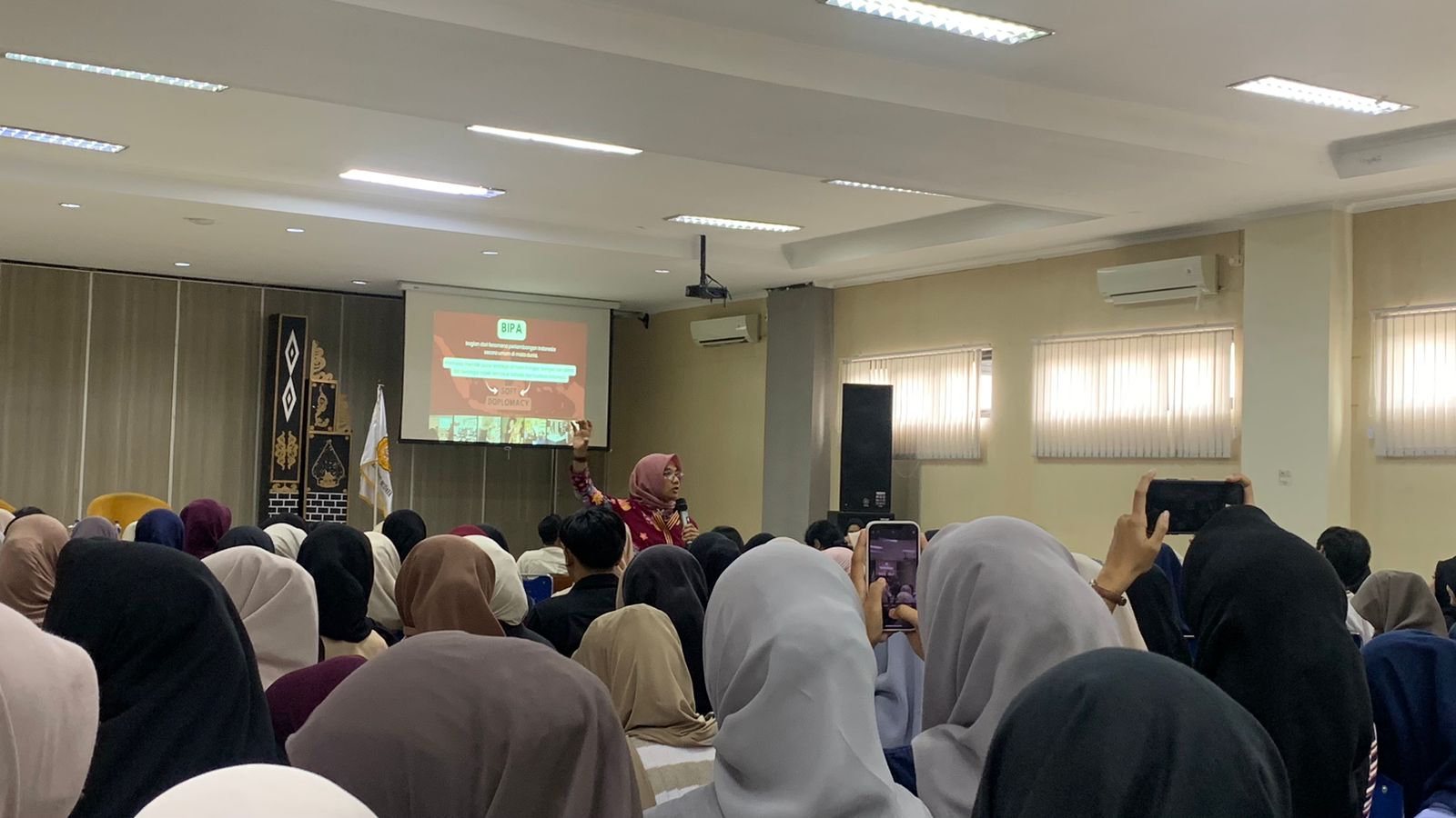 Kuliah Pakar BIPA Bahas Peluang dan Strategi Mengajar Bahasa Indonesia bagi Penutur Asing