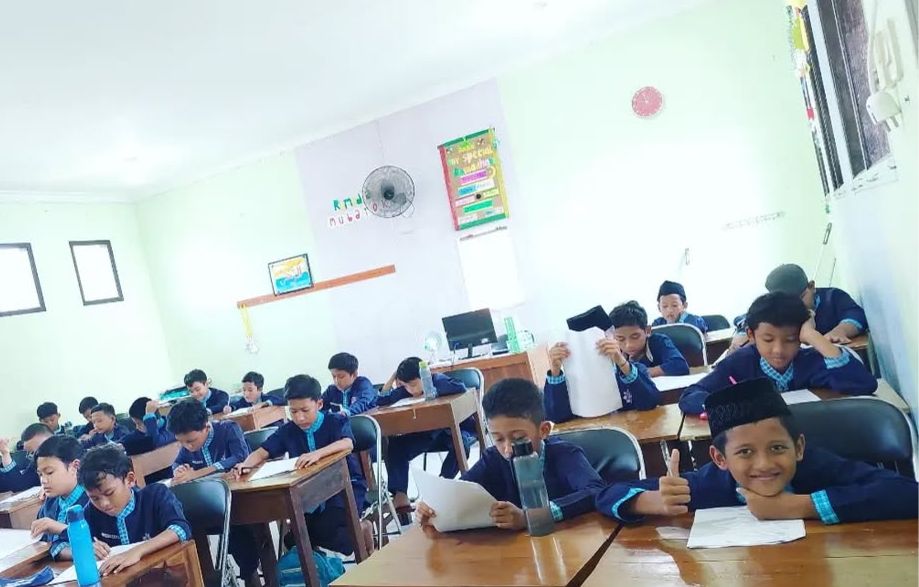 Tanamkan Nilai Islam Lewat Bahasa: SD IT Mutiara Hati Bangun Dasar Bahasa Arab Sejak Dini