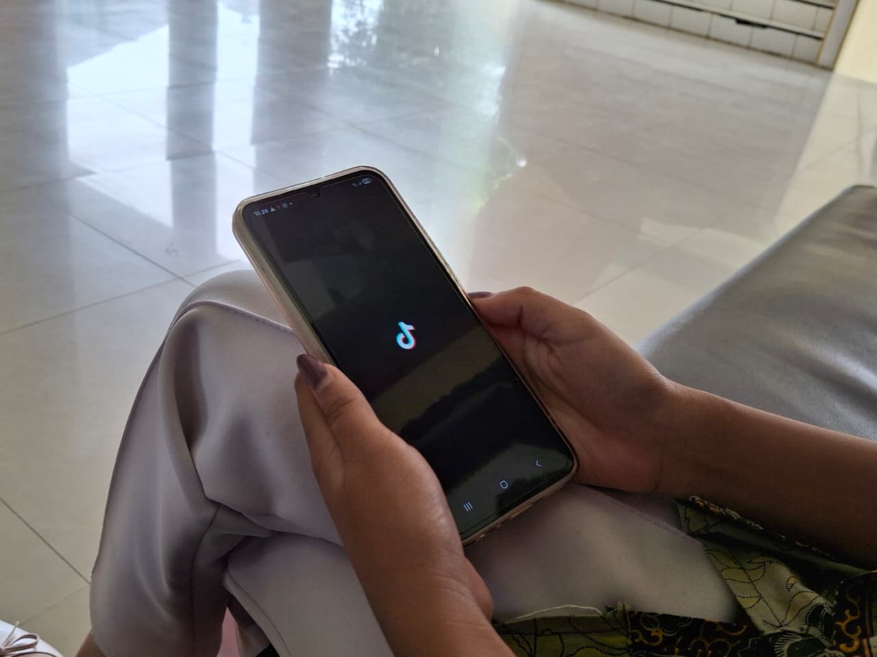 Fenomena BookTok: Ketika Konten TikTok Menghidupkan Kembali Minat Baca Masyarakat