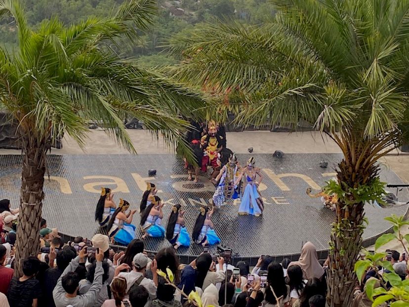 Obelix Sea View Hadirkan Panggung Budaya Pesisir yang Menghidupkan Kesenian Lokal