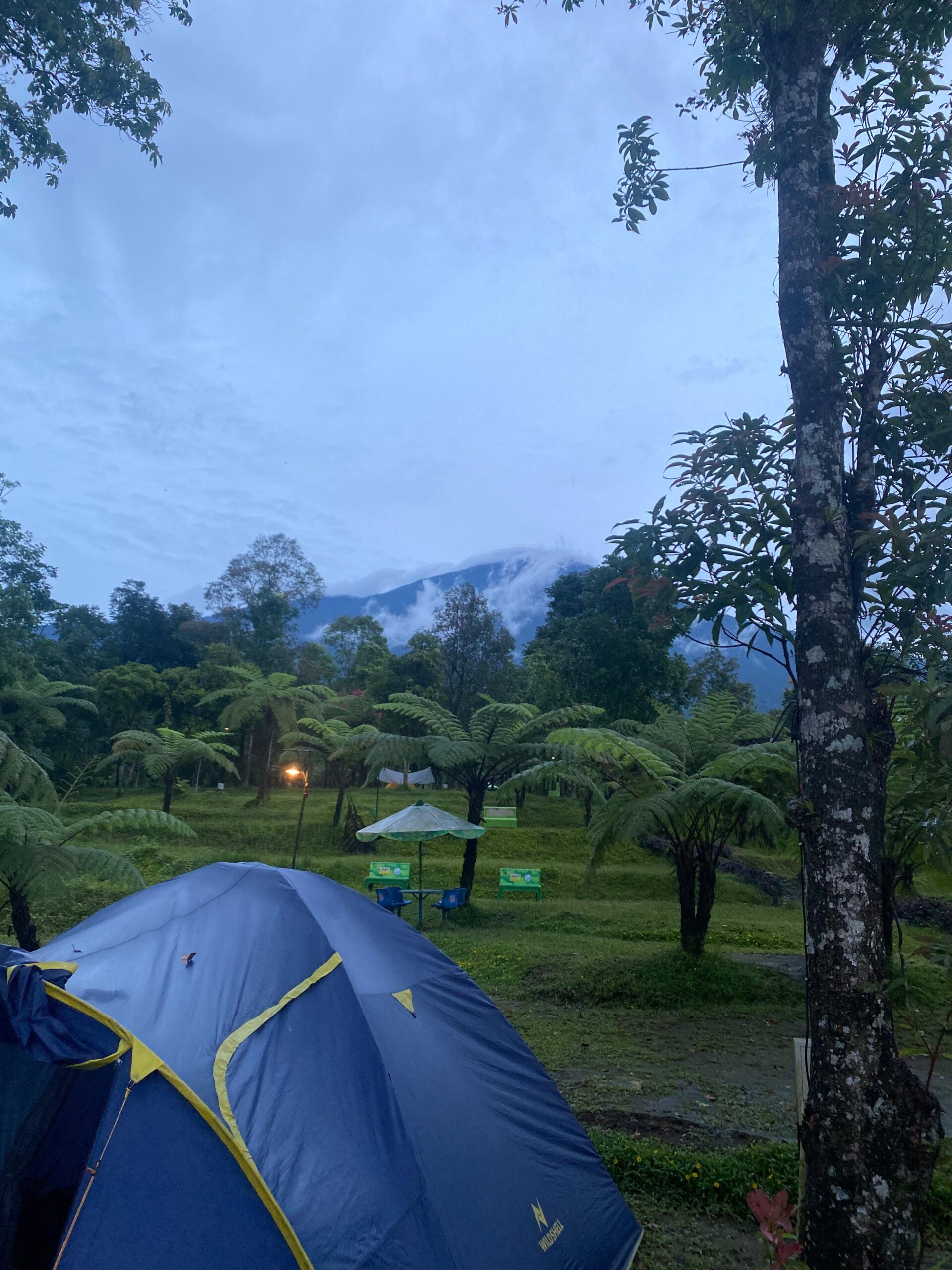Bukit Tengtung Tawarkan Camping dengan Panorama Alam Terbaik
